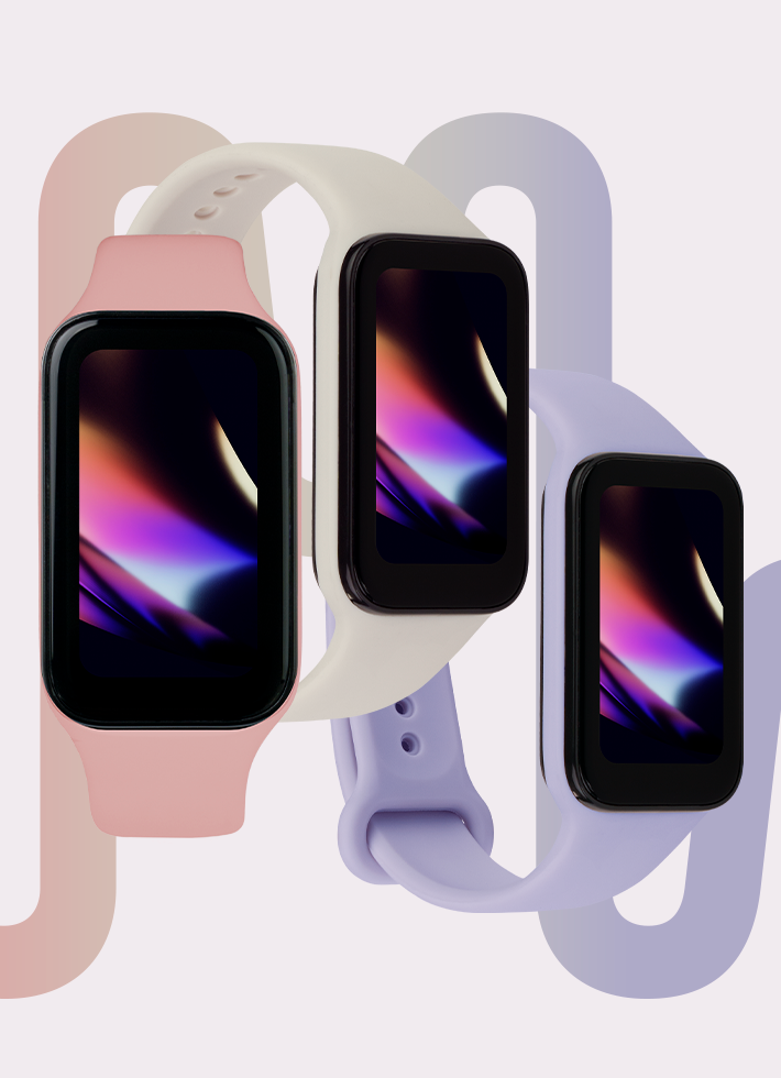 Três smartwatches com cores e designs diferentes